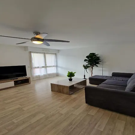 In Near 24 Circuit Apartment Le Mans